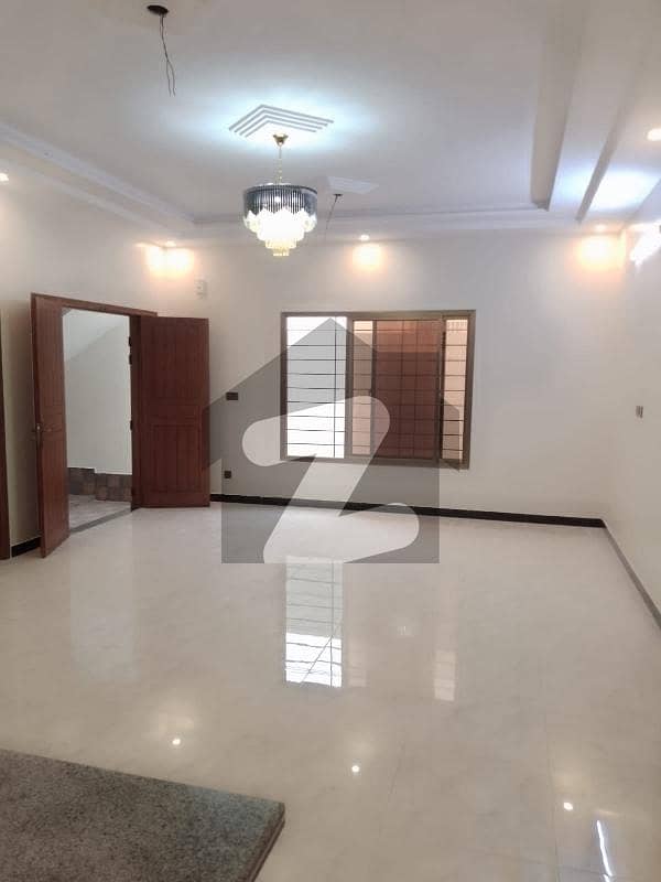 سومرا سوسائٹی سکیم 33,کراچی میں 3 کمروں کا 10 مرلہ مکان 50.0 ہزار میں کرایہ پر دستیاب ہے۔