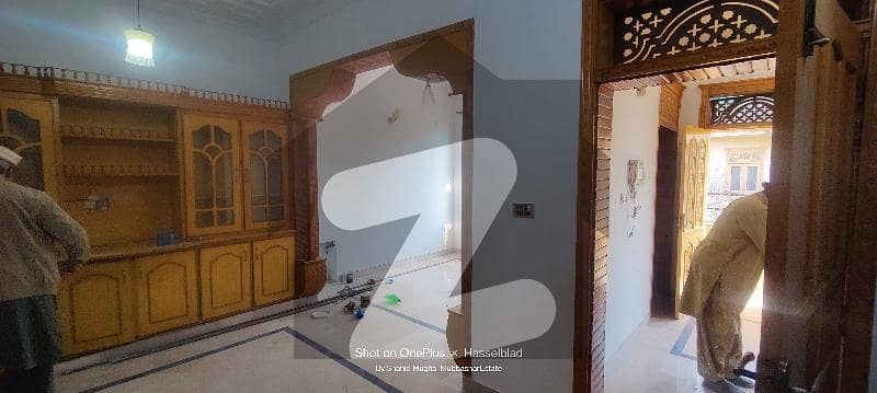 جی ۔ 10/4 جی ۔ 10,اسلام آباد میں 5 کمروں کا 6 مرلہ مکان 4.6 کروڑ میں برائے فروخت۔