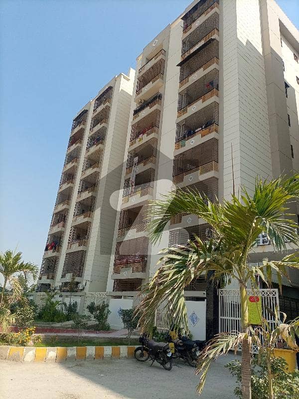 سفاری اینکلیو آپارٹمنٹس یونیورسٹی روڈ,کراچی میں 2 کمروں کا 4 مرلہ فلیٹ 48.0 ہزار میں کرایہ پر دستیاب ہے۔