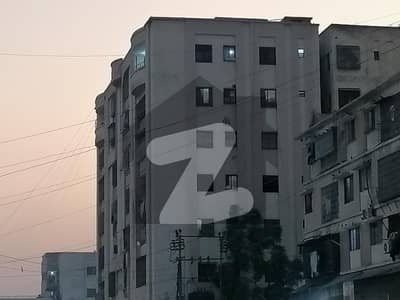 Flat Of 900 Square Feet Available In Gulshan-E-Iqbal - Block 2