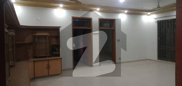 SEPARATE GATE BEAUTIFUL LOWER PORTION AVAILABLE FOR RENT IN JOHAR TOWN LAHORE