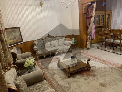 نیو لالہ زار راولپنڈی میں 5 کمروں کا 10 مرلہ مکان 3.2 کروڑ میں برائے فروخت۔