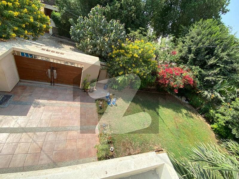 800 Yard Bungalow Available For Sale In DHA Phase 6
