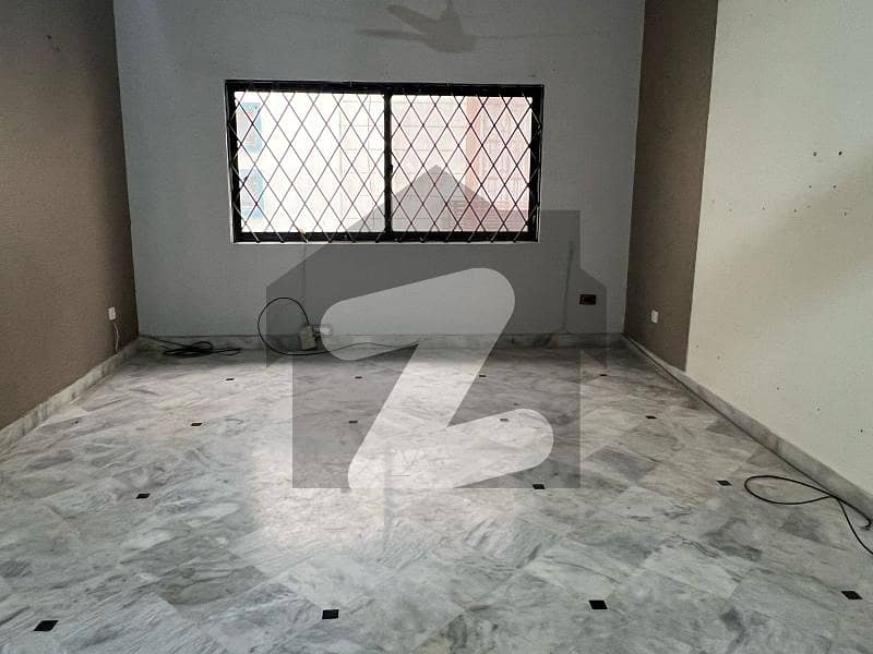 Separate Gate 500 Yards Upper Portion For Rent At Prime Location Of khayaban-e-Nishat
