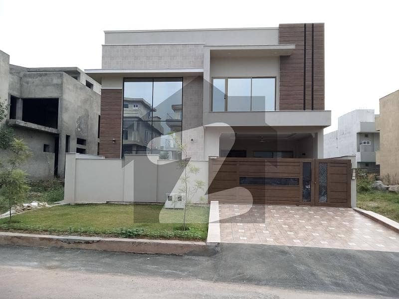 10 Marla Luxury Street Corner House Available For Sale In D-12