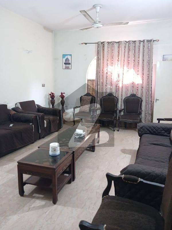ماڈل ٹاؤن ۔ بلاک آر ماڈل ٹاؤن,لاہور میں 3 کمروں کا 5 مرلہ مکان 2.2 کروڑ میں برائے فروخت۔