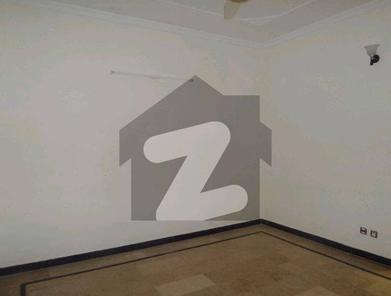 Spacious Flat Is Available For Rent In Ideal Location Of G-10 Markaz