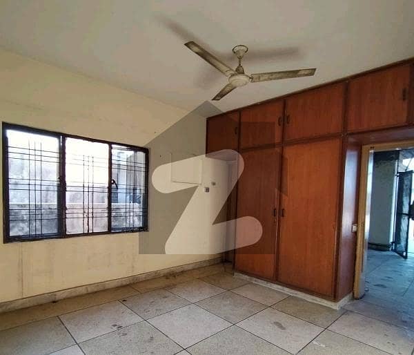 5 Marla Upper Portion Is Available In Affordable Price In Gulberg 2