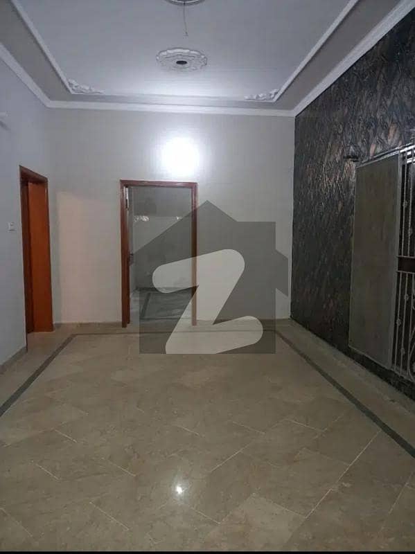تاج باغ سکیم لاہور میں 4 کمروں کا 5 مرلہ مکان 62.0 ہزار میں کرایہ پر دستیاب ہے۔