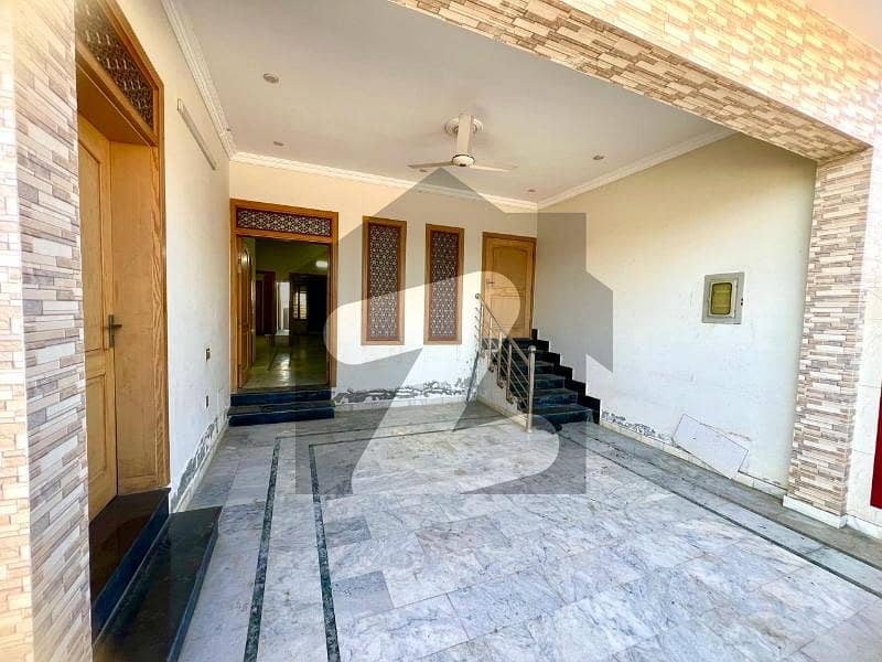 8 MARLA CORNER FULL HOUSE FOR RENT F-17 ISLAMABAD SUI GAS ELECTRICITY WATER SUPPLY AVAILABLE