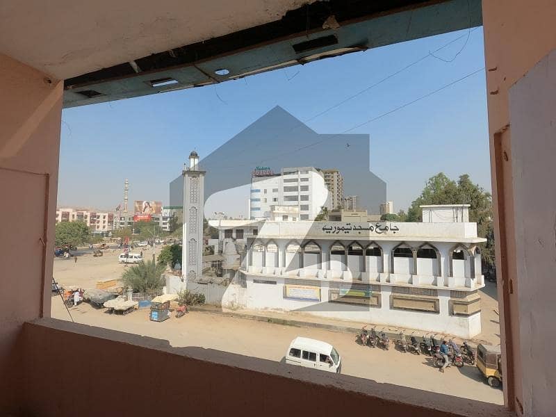 4 Rooms Excellent Renovated Flat North Nazimabad Block G, North