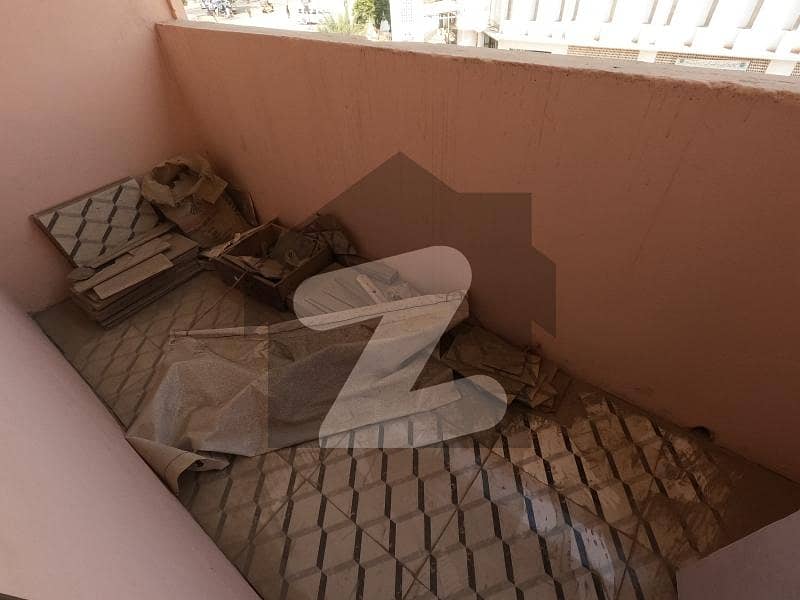 4 Rooms Excellent Renovated Flat North Nazimabad Block G, North