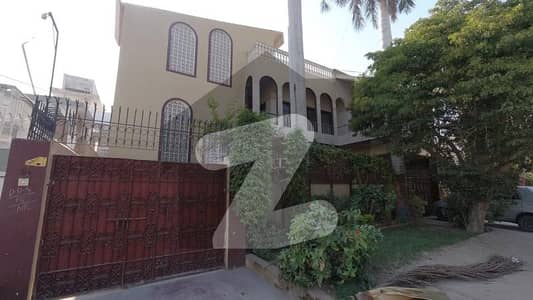 Prime Location 400 Square Yards House For Sale In Beautiful Gulshan-E-Iqbal - Block 2