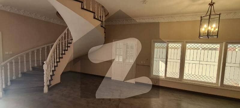 500 Square Yards House Situated In DHA Phase 5 For rent