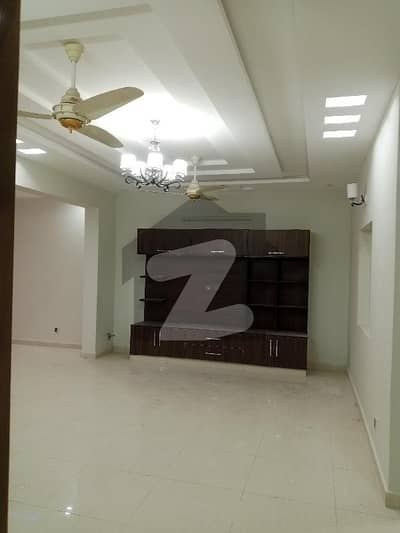 Prime Location House Of 2450 Square Feet In G-13/3 For Sale