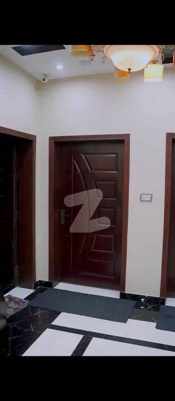 جوہر ٹاؤن لاہور میں 2 کمروں کا 12 مرلہ بالائی پورشن 57.0 ہزار میں کرایہ پر دستیاب ہے۔