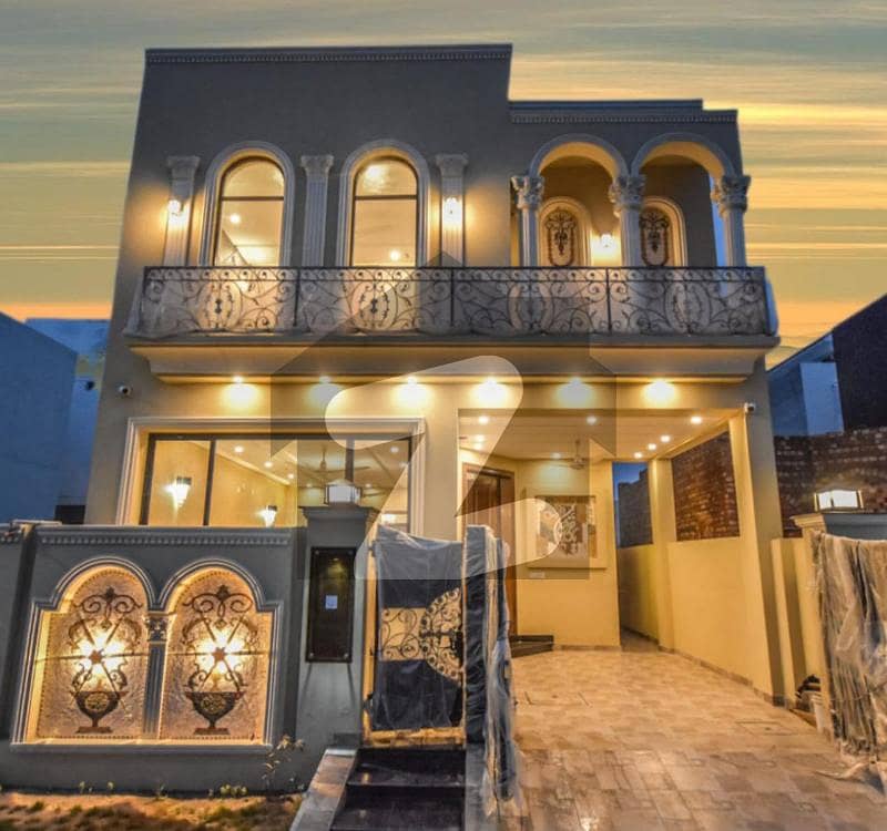 Extraordinary Design 3 Beds Brand New 5 Marla House for Sale in DHA 9 Town