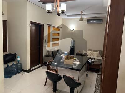 ڈی ایچ اے فیز 8 ڈی ایچ اے ڈیفینس,کراچی میں 4 کمروں کا 4 مرلہ مکان 4.15 کروڑ میں برائے فروخت۔