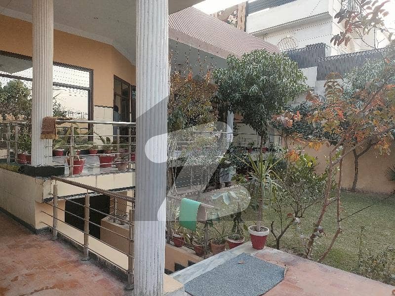 Kanal Ground & Uper Portion House For Rent In Hayatabad Phase-7