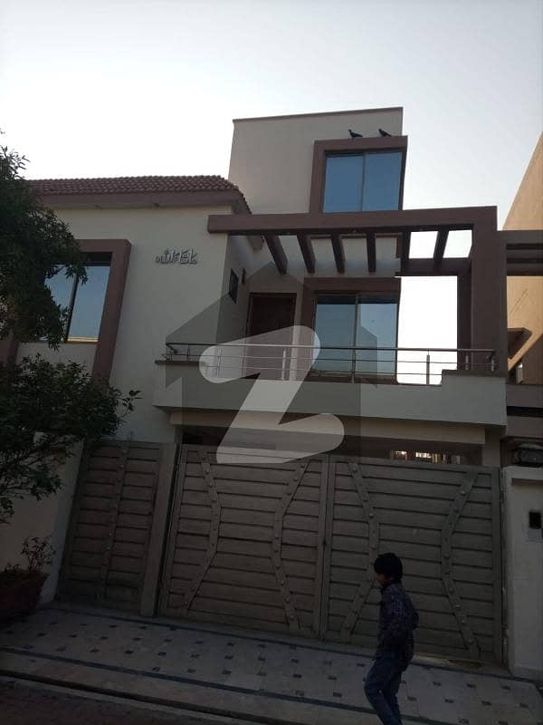 10 Marla House for rent Bahria Town Lahore