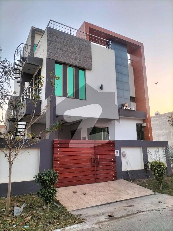 Beautiful Brand New 10 Marla Triple Storey House For Sale In Just 2.5 Crore In Royal Orchard