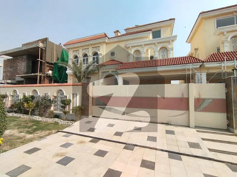 1 Kanal Lavish Upper Portion On Top Location For Rent In Phase 7 DHA Lahore