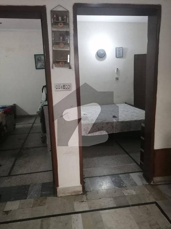 ماڈل ٹاؤن لِنک روڈ ماڈل ٹاؤن,لاہور میں 6 کمروں کا 4 مرلہ مکان 1.4 کروڑ میں برائے فروخت۔