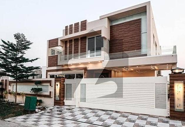 10 Marla Luxury House For Sale in Jasmine Block Bahria Town Lahore
