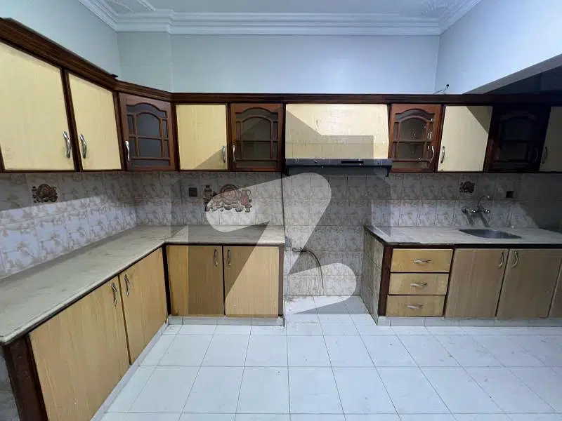 Full Floor 3 Bed room Apartment For Rent At
Nishat
Commercial Phase 6