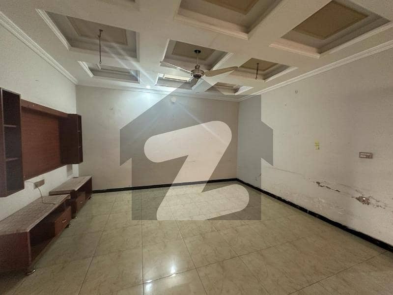 DC colony 10 marla upper portion for rent