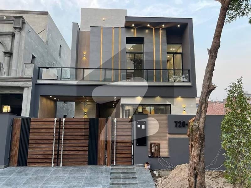 10 Marla Modern House For Sale In Lake City Sector M-2A