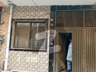 الکریم گارڈن جی ٹی روڈ,لاہور میں 4 کمروں کا 4 مرلہ مکان 1.3 کروڑ میں برائے فروخت۔