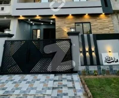 Eden Valley Society Boundary wall Canal Road Faisalabad VIP Location 5 Marla Brand New Double Story House For Rent