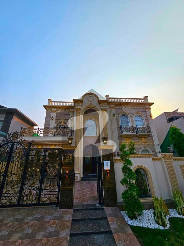 Faisal Rasool Design Fully Furnished 20 Marla House For Sale