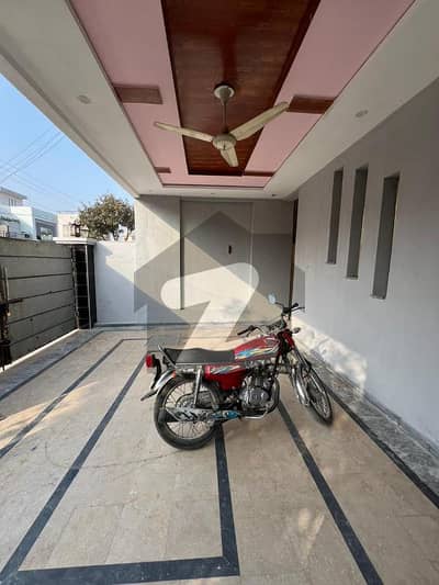 10 Marla Slightly Used House For Sale At Hot Location Near To Park