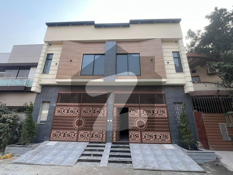 کینال بینک ہاؤسنگ سکیم لاہور میں 5 کمروں کا 5 مرلہ مکان 2.2 کروڑ میں برائے فروخت۔