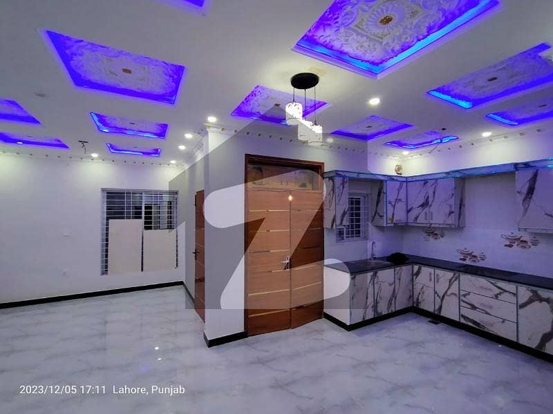 نیو لاهور سٹی لاہور میں 3 کمروں کا 5 مرلہ مکان 1.5 کروڑ میں برائے فروخت۔
