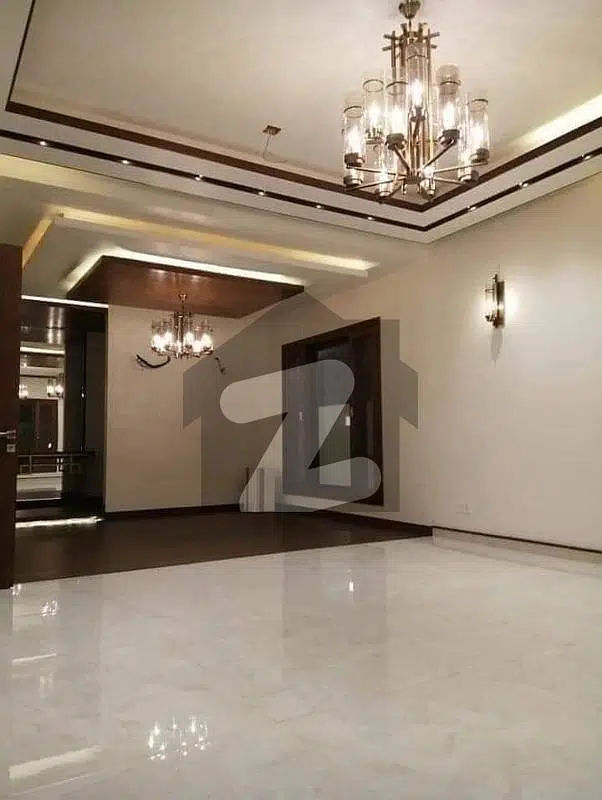 5 Bedrooms Bahria Hills Villa Available For Sale