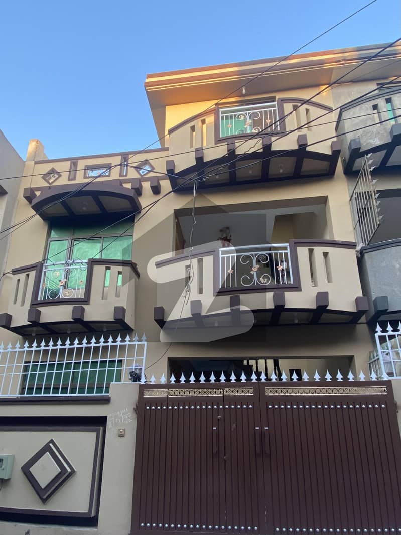 غوری ٹاؤن اسلام آباد میں 4 کمروں کا 5 مرلہ مکان 1.9 کروڑ میں برائے فروخت۔