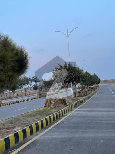 Gulberg Green D Block 04kanal Cutting Area Near To Develop Plot 05kanal Facing Available For Sale