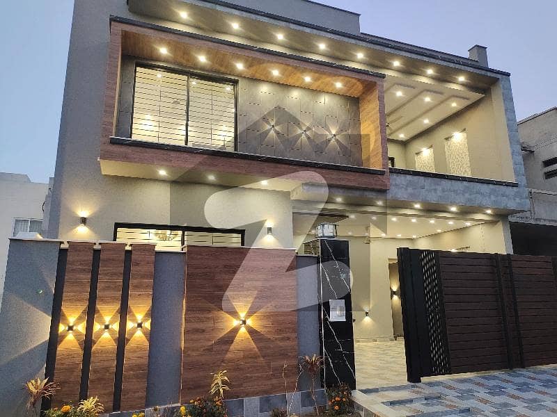 10 Marla Brand New House On Investors Rate