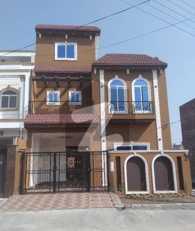 5 Marla Facing Park Double Storey Beautiful Design House For Sale in Bismillah Housing Society Lahore.