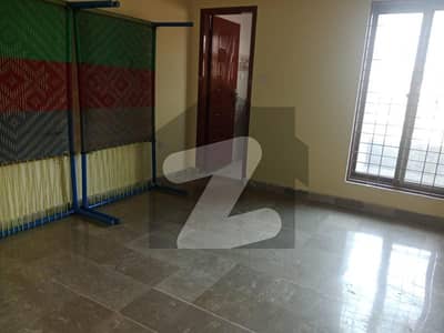 5 Marla Lower Portion Available For Rent In Eden Boulevard College Road