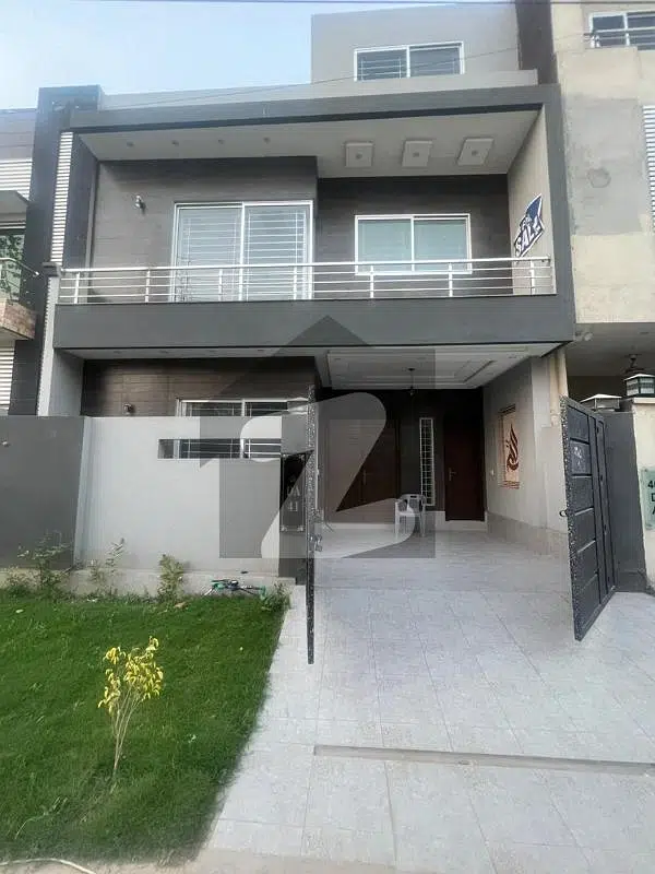 4.07 Marla Brand New House For Rent in Dream Avenue Lahore.