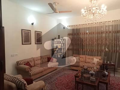 گلبرگ 2 گلبرگ,لاہور میں 5 کمروں کا 1 کنال مکان 15.5 کروڑ میں برائے فروخت۔