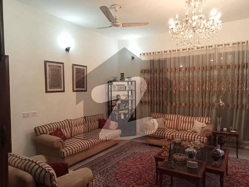 گلبرگ 2 گلبرگ,لاہور میں 5 کمروں کا 1 کنال مکان 15.5 کروڑ میں برائے فروخت۔