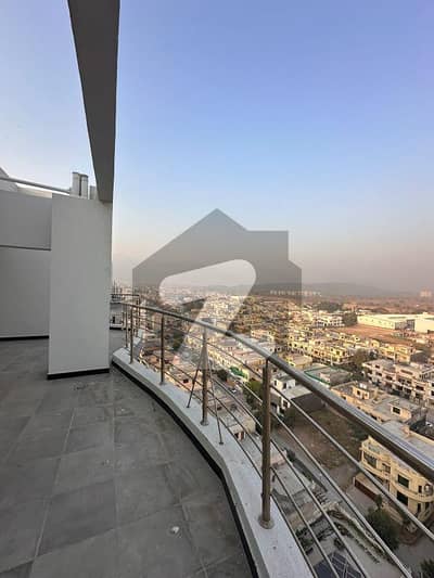 Lavish 3 Bedrooms Penthouse Available For Sale In Capital Residencia