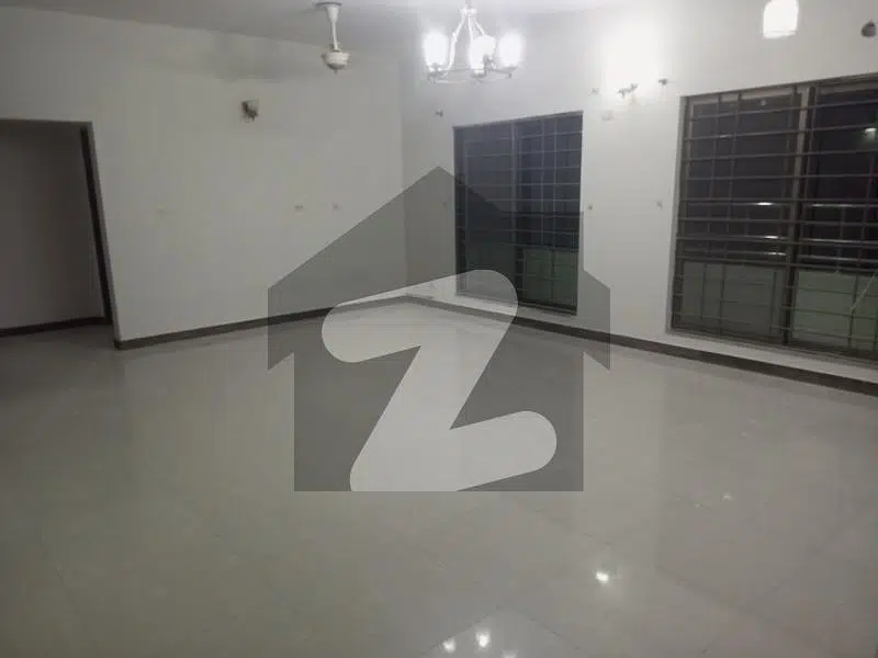 10 MARLA 2 BEDROOMS APARTMENT AVAILABLE FOR RENT