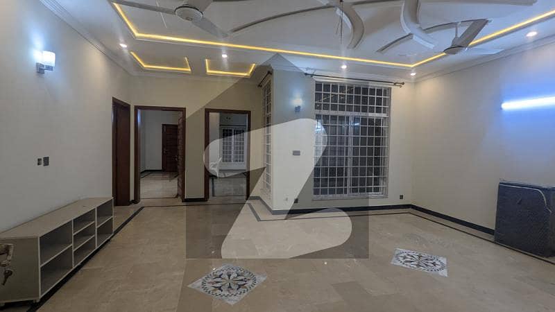 35*80 upper portion available for rent in G-16