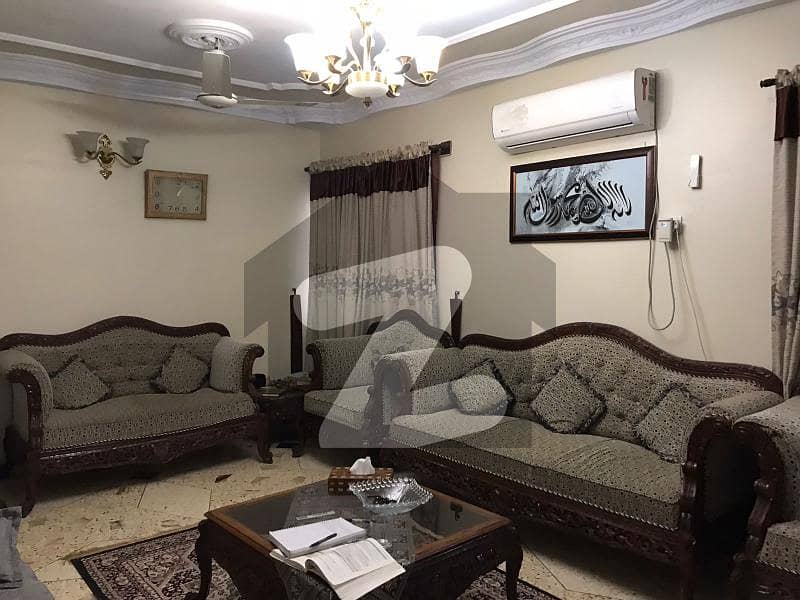 گلستانِِ جوہر ۔ بلاک 18 گلستانِ جوہر,کراچی میں 4 کمروں کا 11 مرلہ فلیٹ 1.85 کروڑ میں برائے فروخت۔